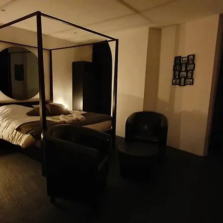 Bayeuzen - Le Baldaquin - Nuitée Avec Privatif