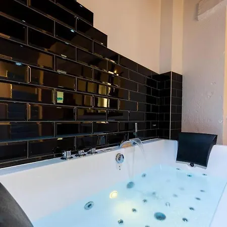 Bayeuzen - Le Baldaquin - Nuitee Avec Privatif Apartment *