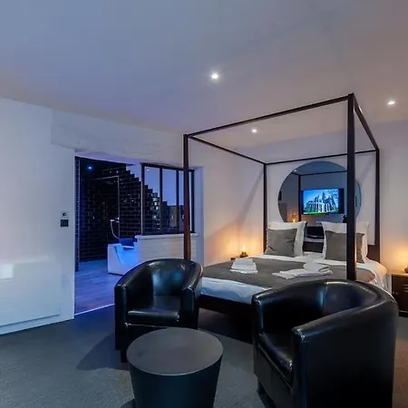 Bayeuzen - Le Baldaquin - Nuitee Avec Privatif 公寓 贝叶