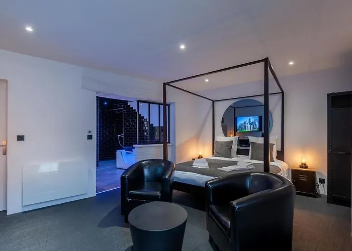 Bayeuzen - Le Baldaquin - Nuitee Avec Privatif Apartment Bayeux